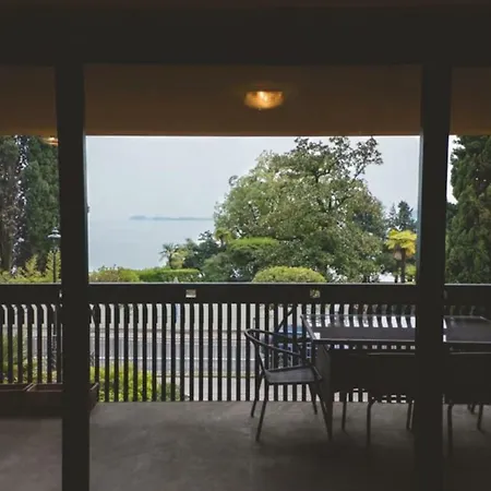 Casa Peler, Stunning Lake View Gardone Riviera