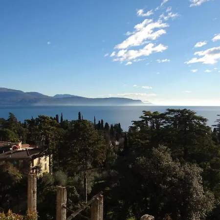 Apartment Casa Peler, Stunning Lake View Gardone Riviera